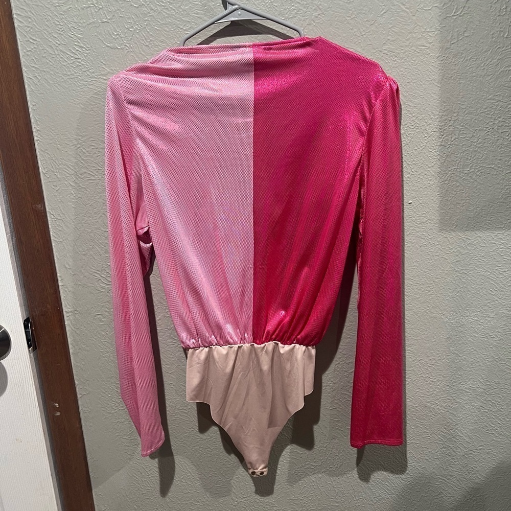 Elegant Two Tone Pink Bodysuit Barbiecore Disco NWT Size M - Picture 3 of 3